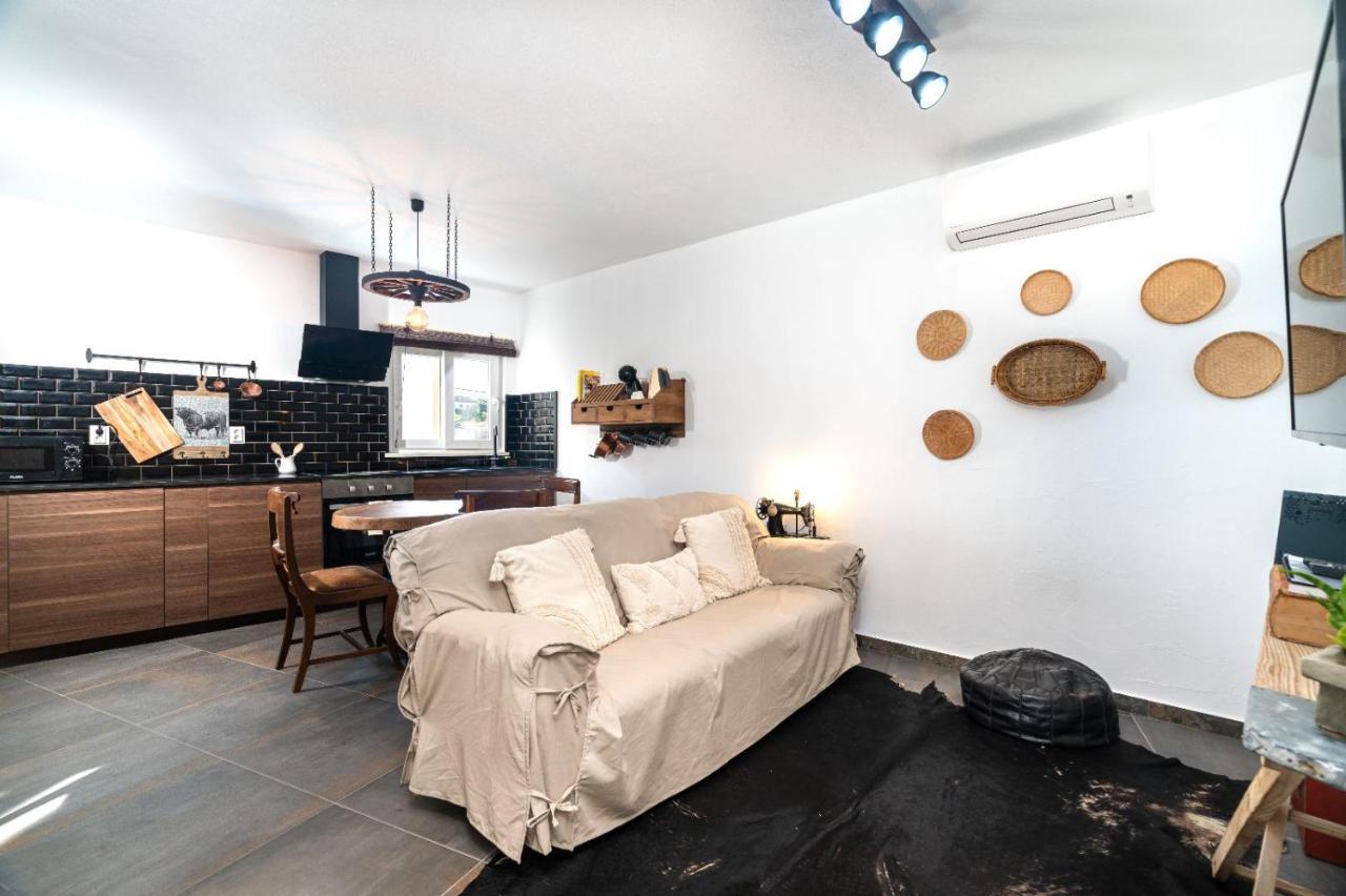 Casa Estabulo- Cozy Rustic Farmhouse Loft Touro Estômbar Buitenkant foto